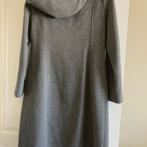 Aritzia Coat - Picture 4 of 4